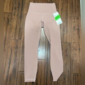 NWT lululemon wonder train HR 25”size 6